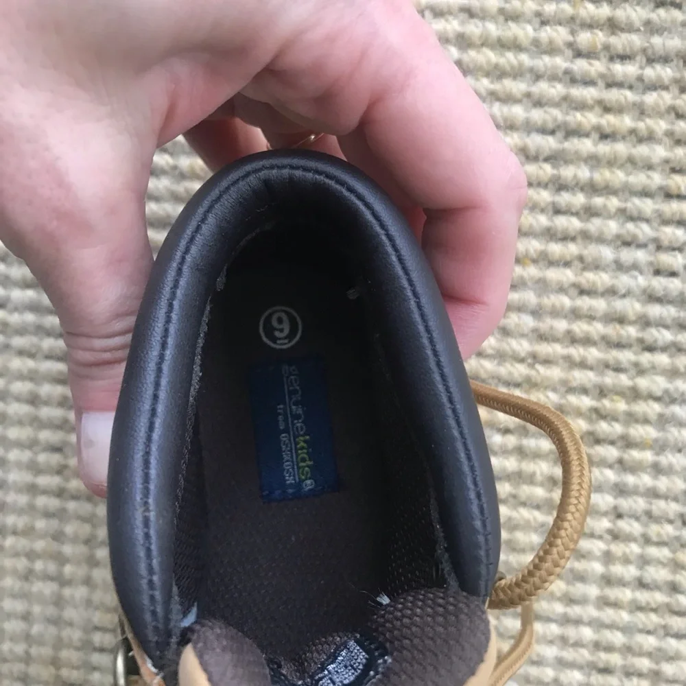 Boys shoes
